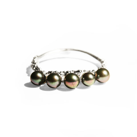 Five Pearls Grain Ring by Ayaka Nishi